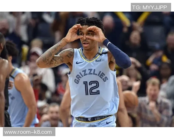 当今的吹杨莫兰特与三球如同十年前的希伯特沦为尴尬的弃子角色 当今的吹杨莫兰特与三球如同十年前的希伯特沦为尴尬的弃子角色